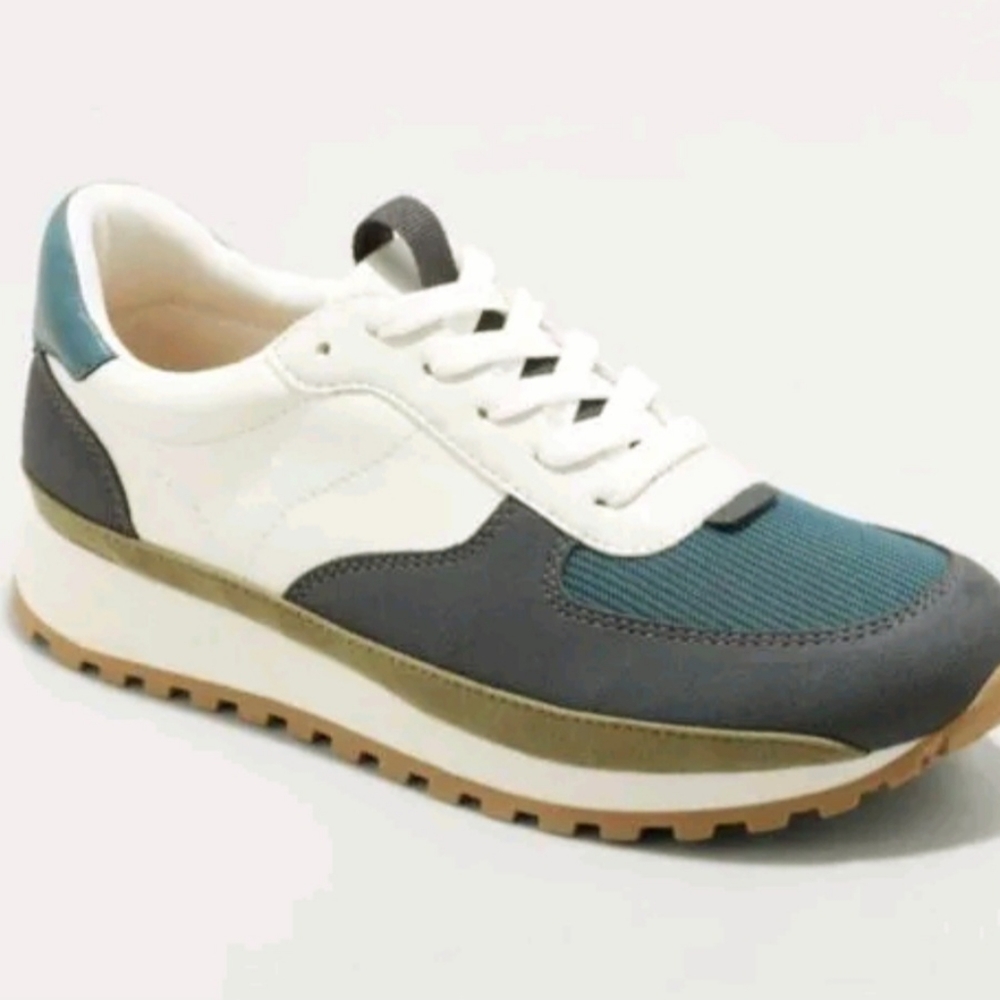Universal Thread Women's Maria Sneakers
